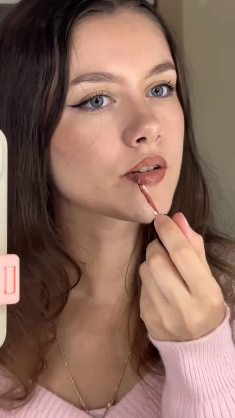 Instagram reel за грим продукти