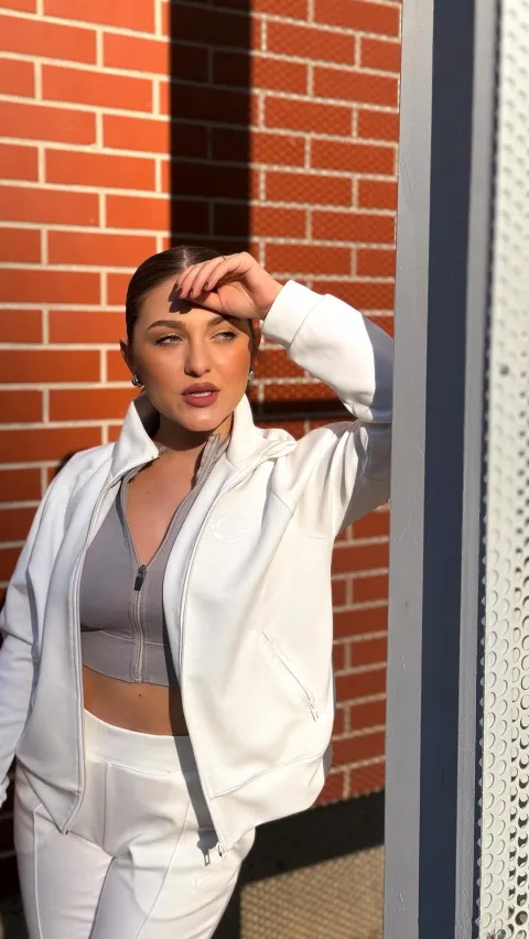 Redics Sportswear | Activewear UGC